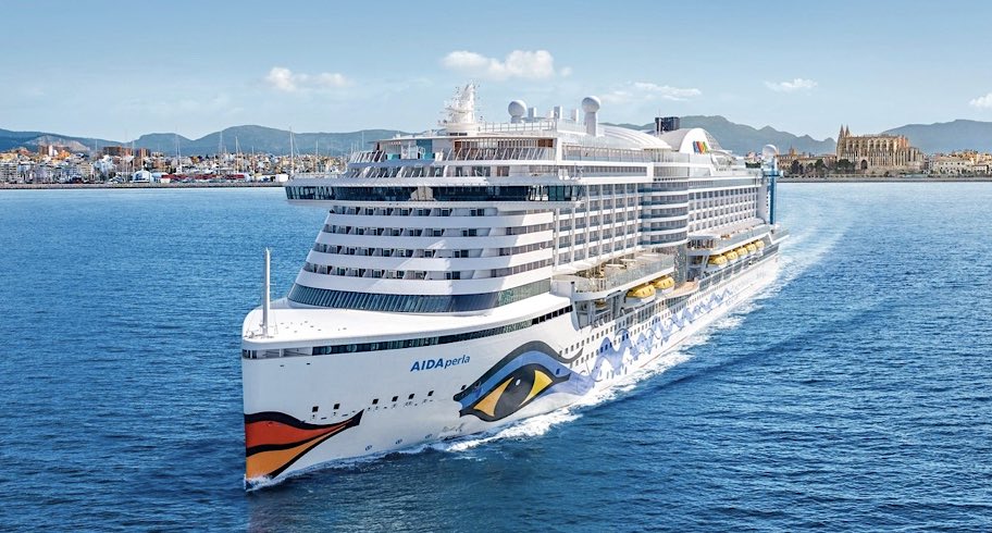 atmosphere enhances entertainment on board AIDAperla
