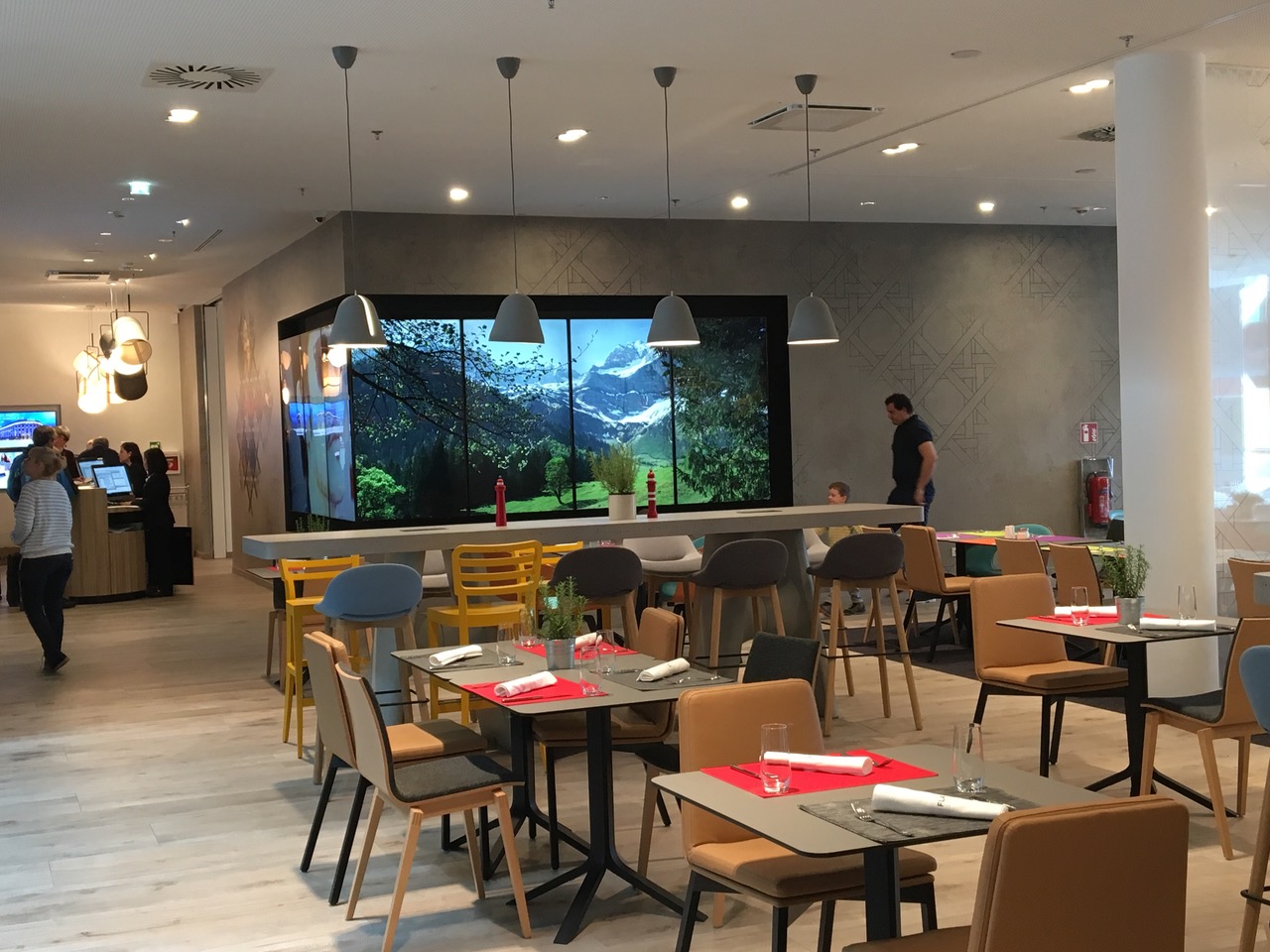 atmosphere enhances Novotel Wien Hauptbahnhof lobby, Austria
